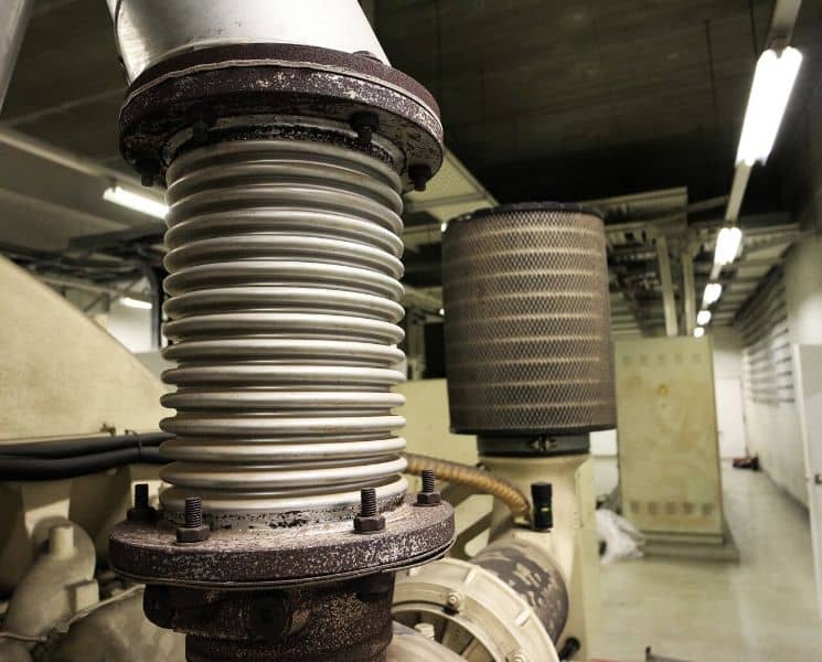 Rubber Bellows vs Metal Bellows Expansion Joints